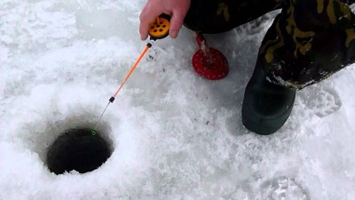 Ловля окуня на Ладожском озере зимой.